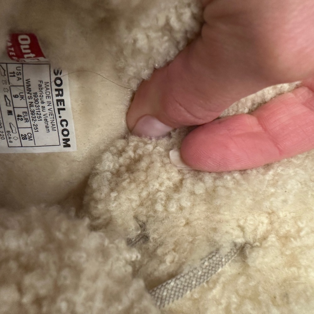 Sorrel waterproof winter boots size 11 - Picture 3 of 7